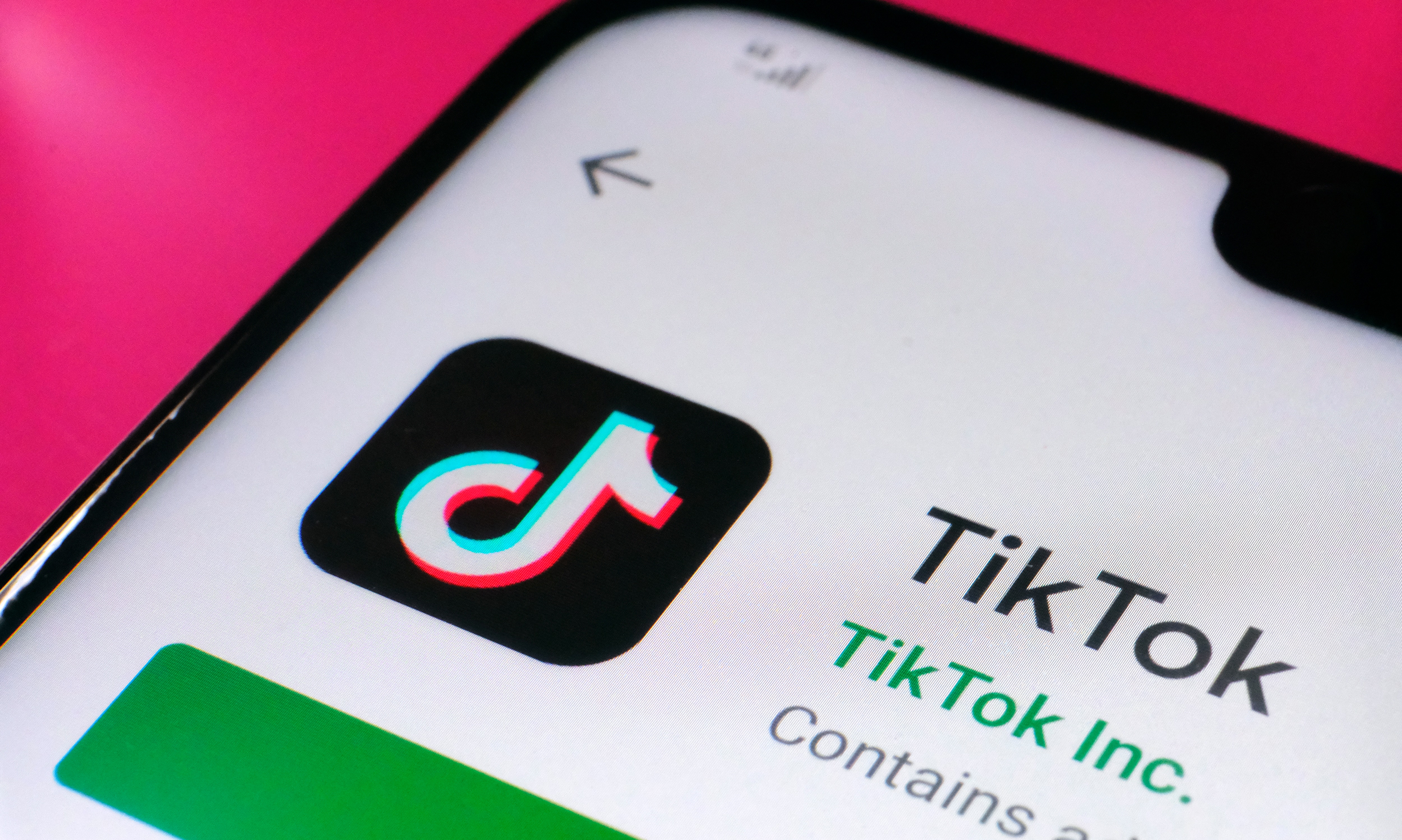 Russia Fines TikTok, Amazon's Twitch For LGBT Propaganda, Refusal To Remove Content On 'Special Operation In Ukraine'