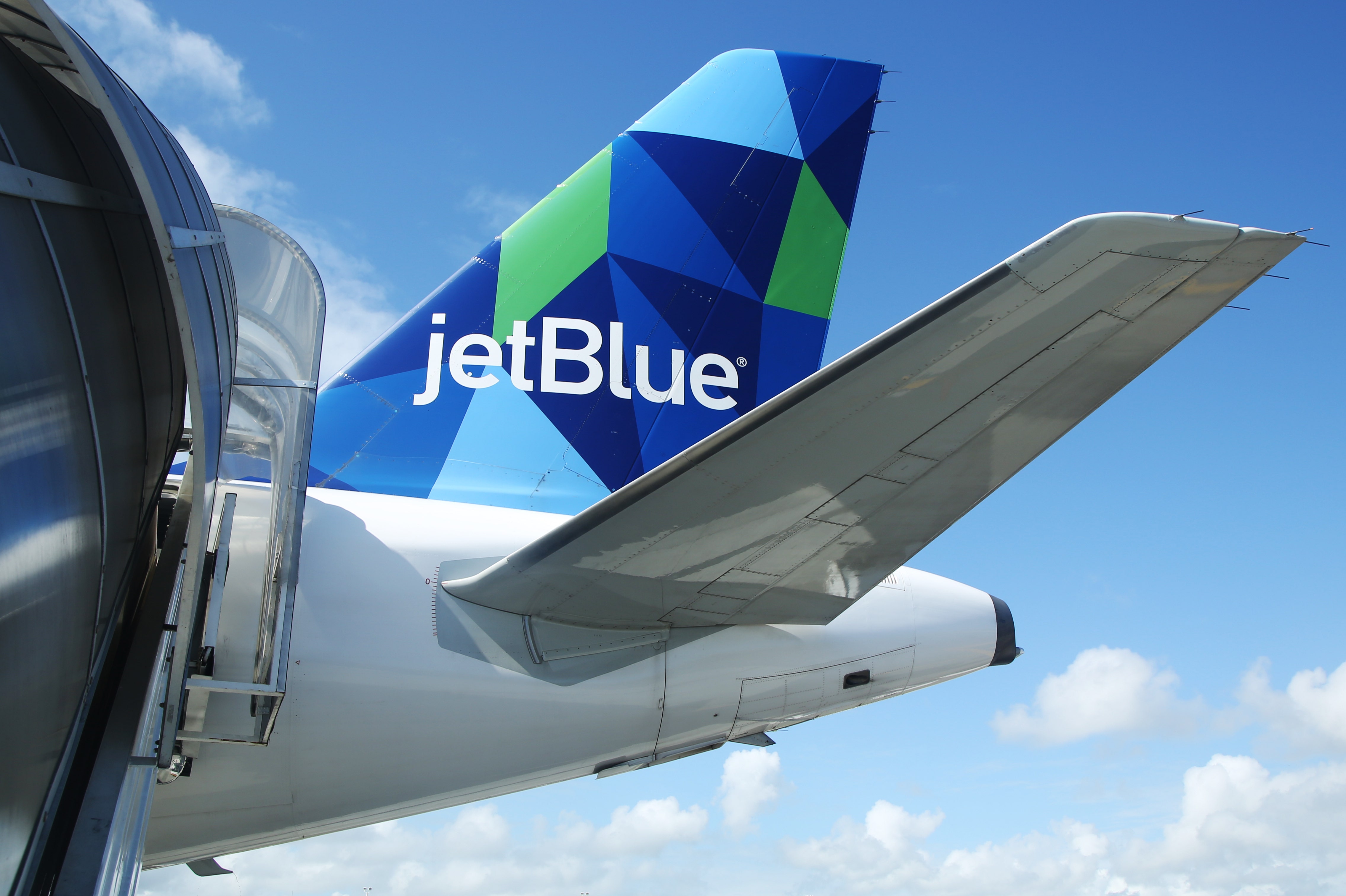 If You Invested $1,000 In JetBlue Stock At Its Covid-19 Pandemic Low, Here's How Much You'd Have Now