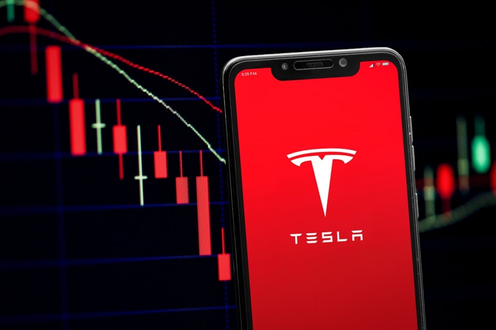 Cathie Wood Picks Up $13M In Tesla Shares As Investors React Negatively To Q3 Earnings