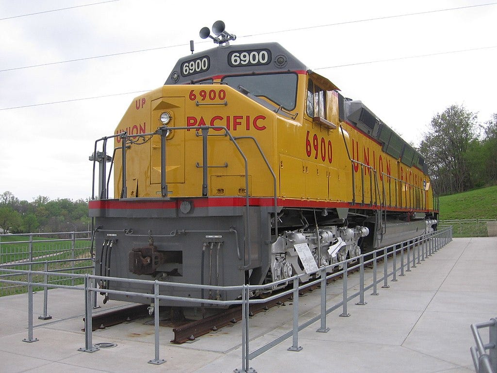 Union Pacific Shares Fall After Lowered Annual Volume Growth Forecast