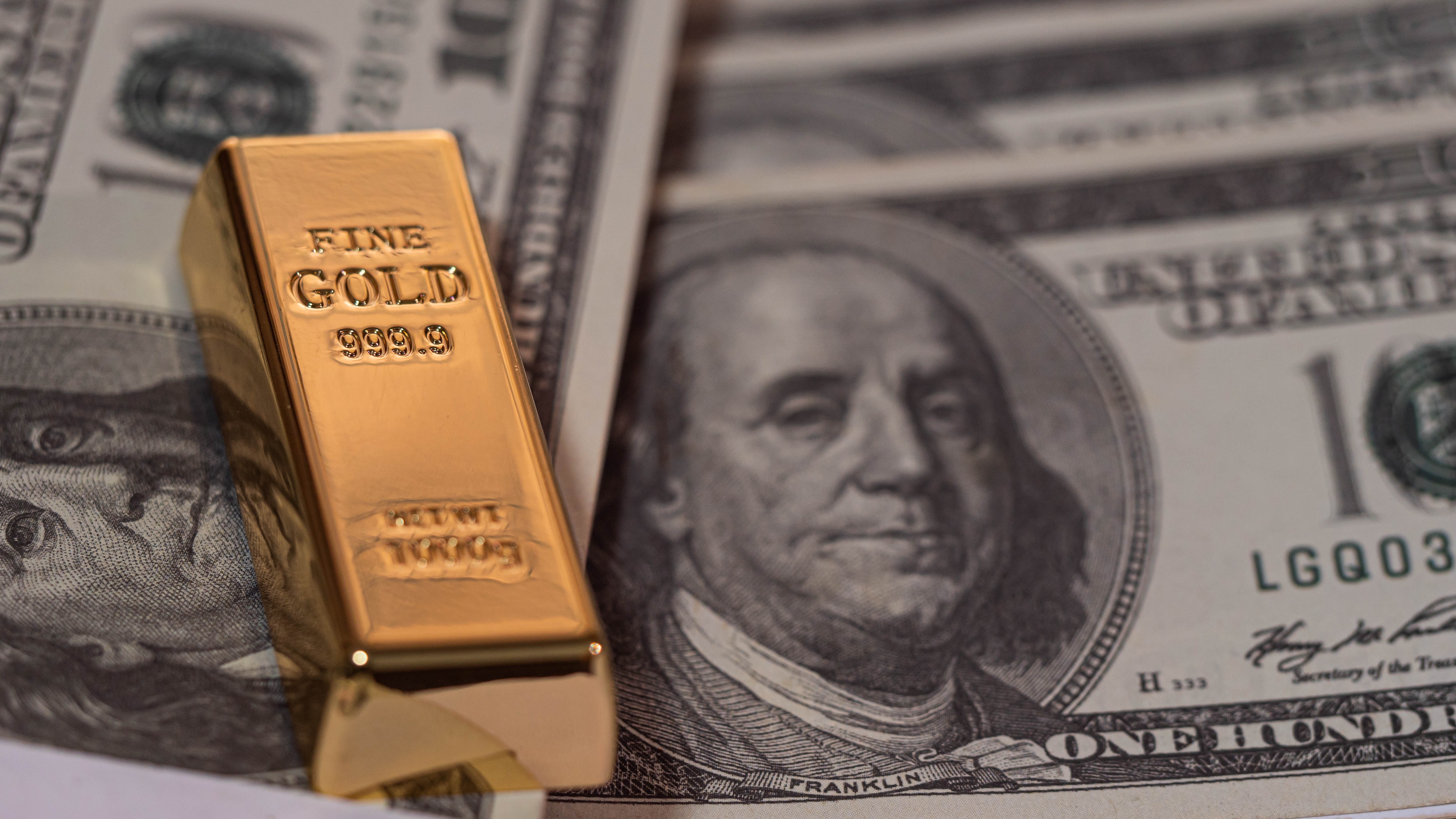 Gold Gains 1% Over The Dollar: Could This Be The Time To Buy?
