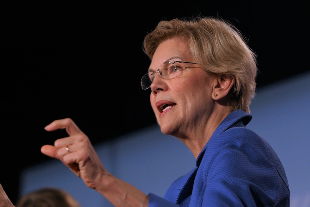 Elizabeth Warren Says Apple And Other Tech Giants' Auto Forays Have 'Alarming' Implications, Calls On Regulators To Act