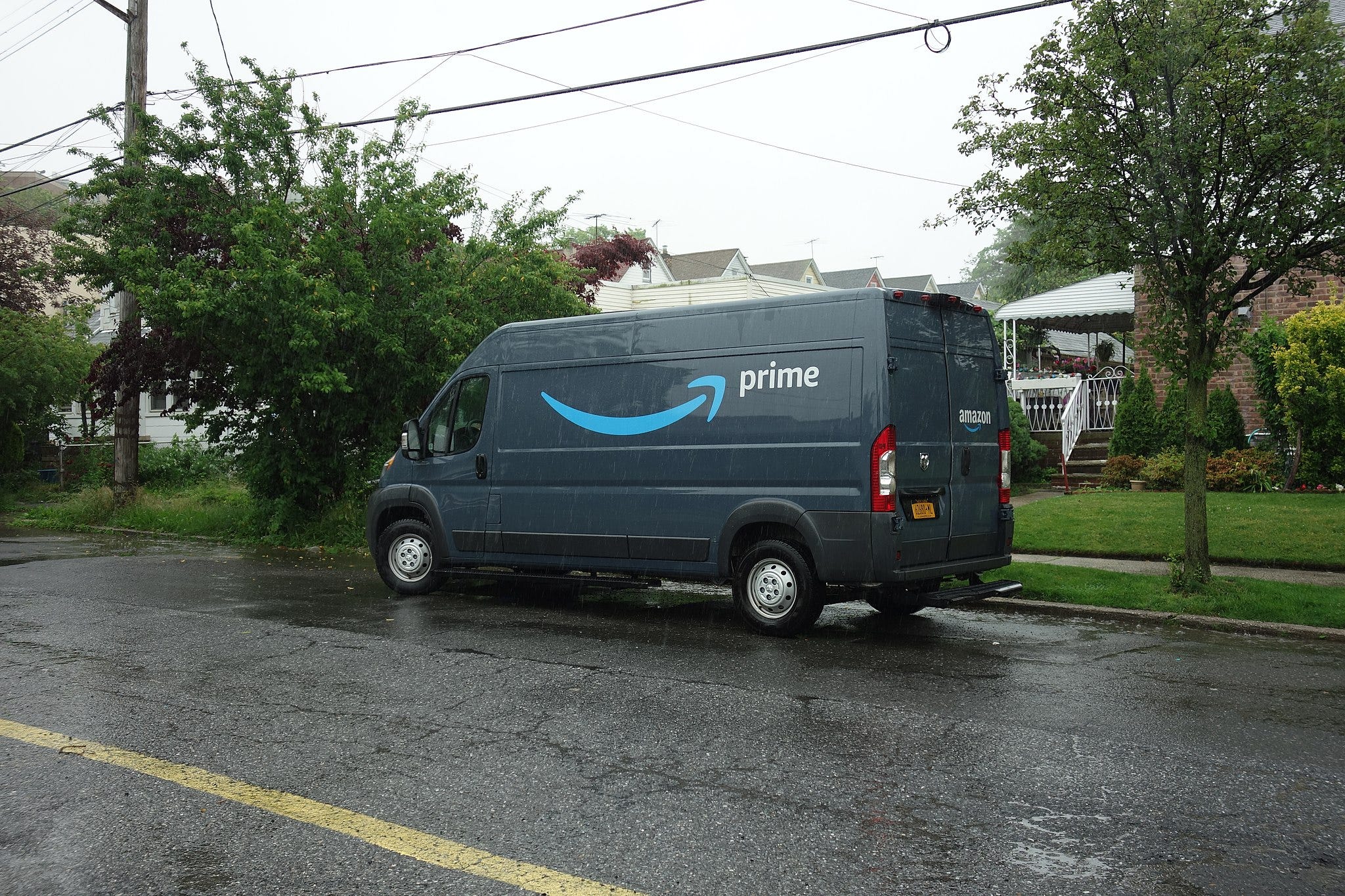 Amazon Confirms Downsizing Of ~10K Employees, Extends Severance Packages