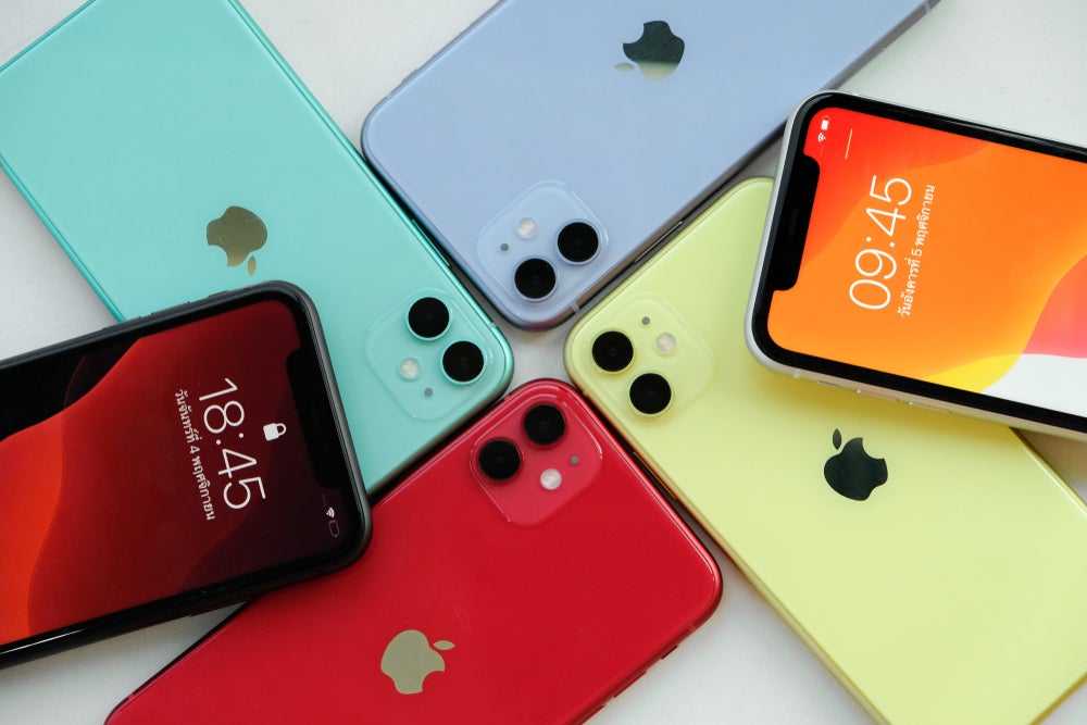 Apple Analyst Sees iPhone Sales Tanking 20% On Black Friday Weekend As Production Hit — Woes Could Last Through Christmas - Benzinga
