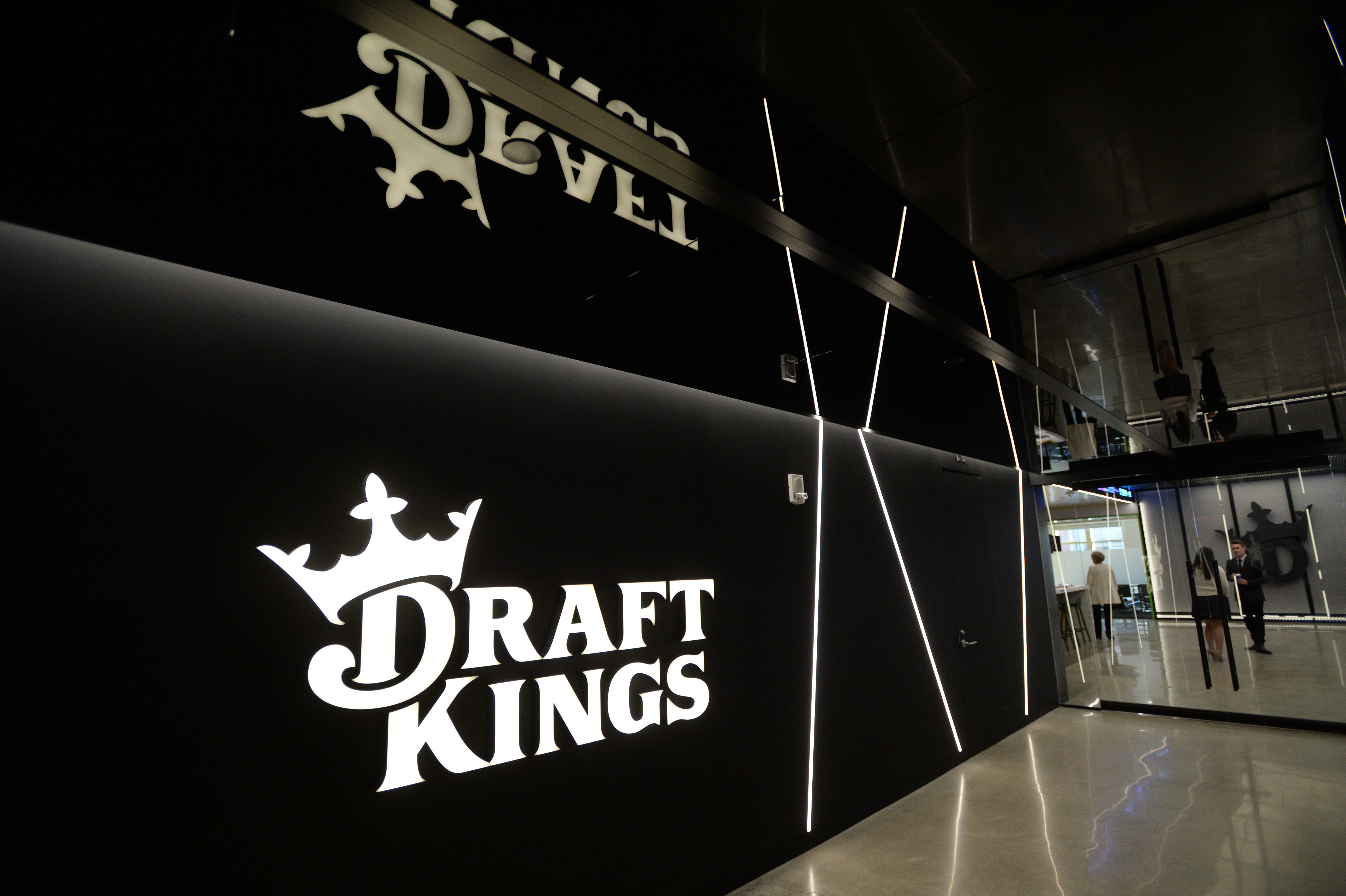 What's Going On With DraftKings Stock Today?