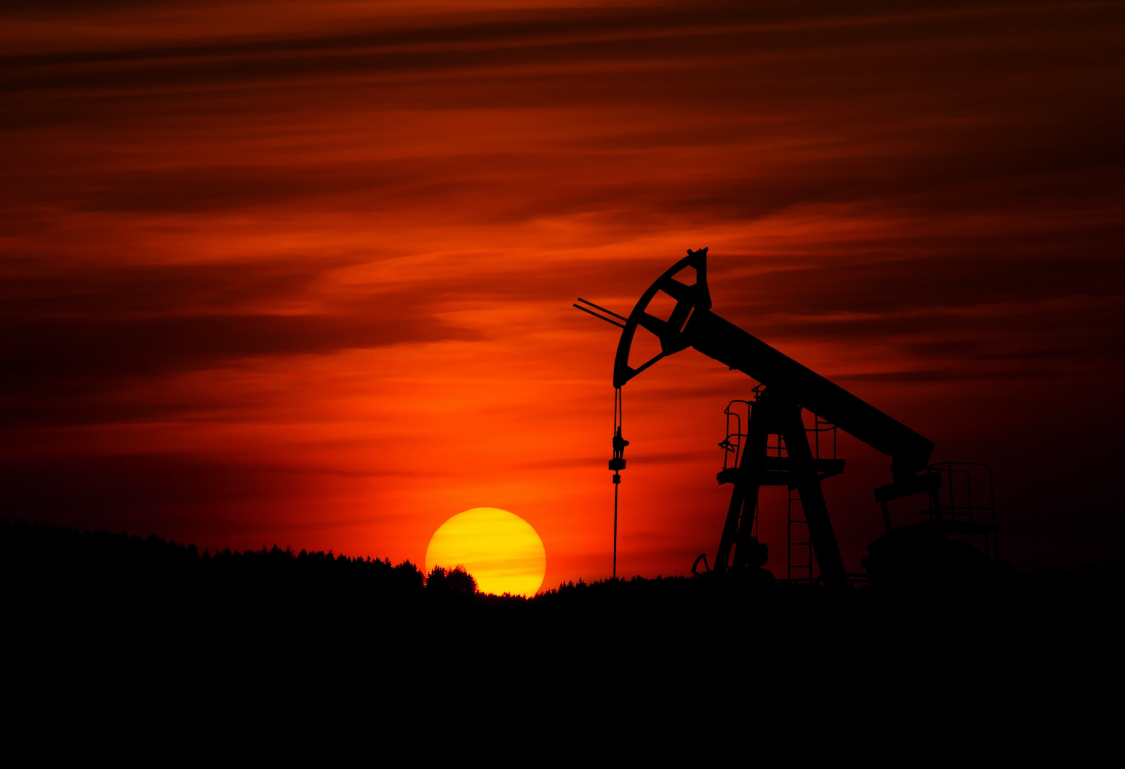 UAE Cuts Oil Supplies To Asia As COVID Shutdowns Weaken Economy