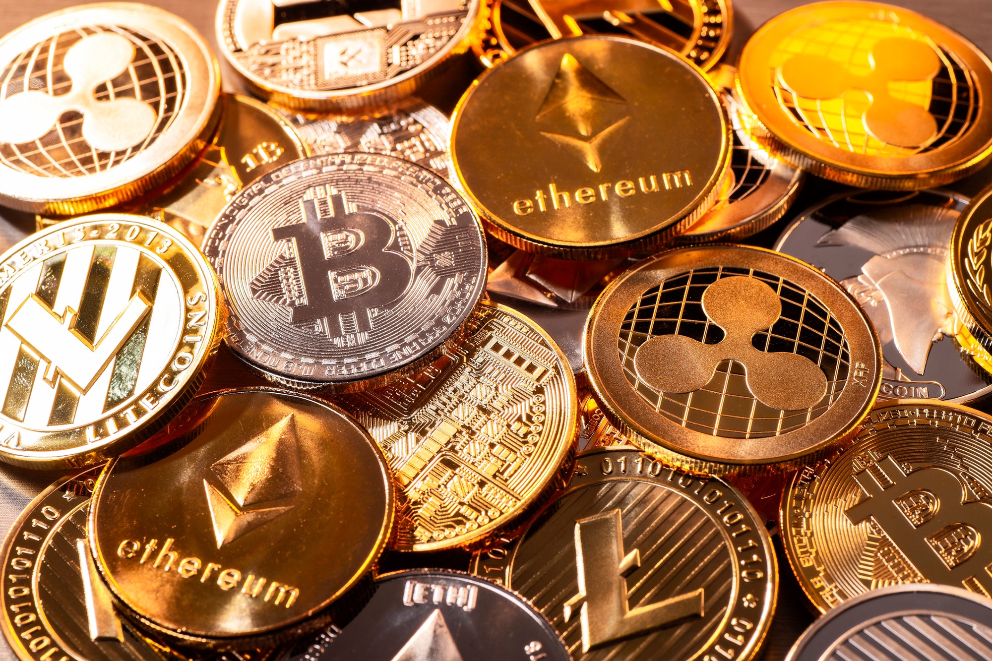 Bitcoin, Ethereum Record Gains; Fantom Emerges As Top Gainer