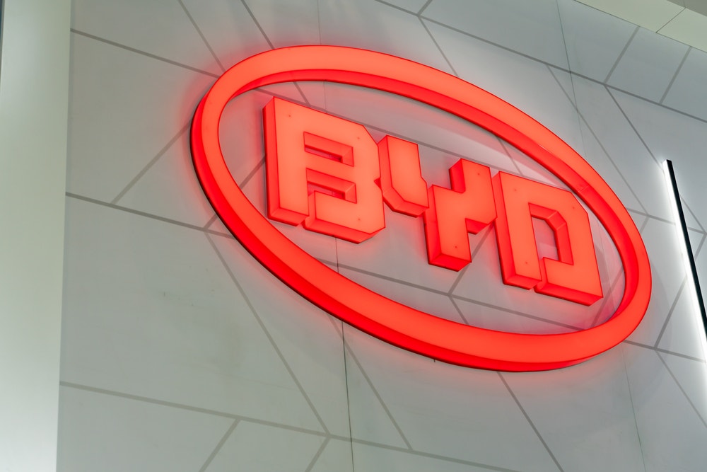 Warren Buffett-Backed BYD More Than Doubles Production, Deliveries In Nov Despite COVID-19 Challenges