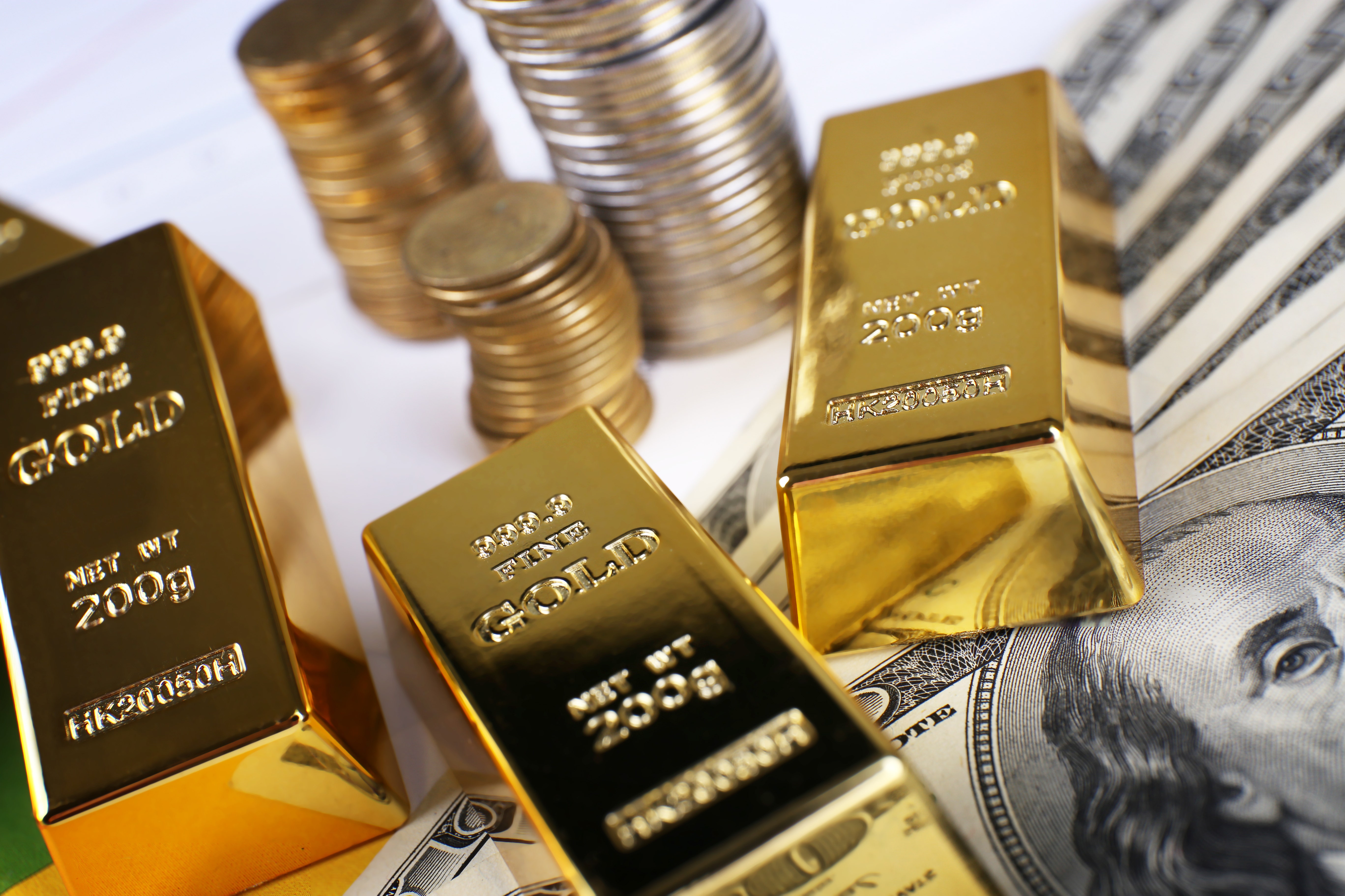 2 Reasons Why Some Investors Prefer Physical Gold Over Gold ETFs!