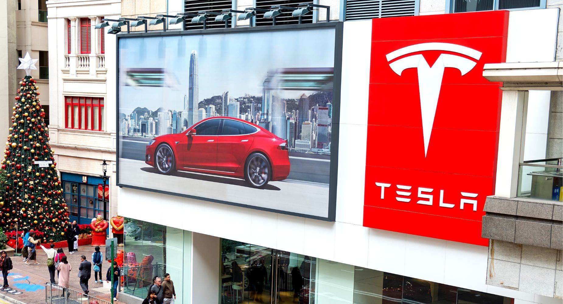 As Tesla's Stock Falls To New 2-Year Lows, How Are Its EV Peers Performing?