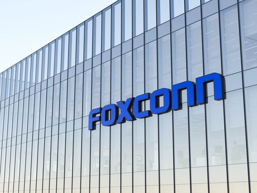 Apple Supplier Foxconn Says Rumors Of People With COVID-19 Living In Dorms Untrue Amid Violent Protests