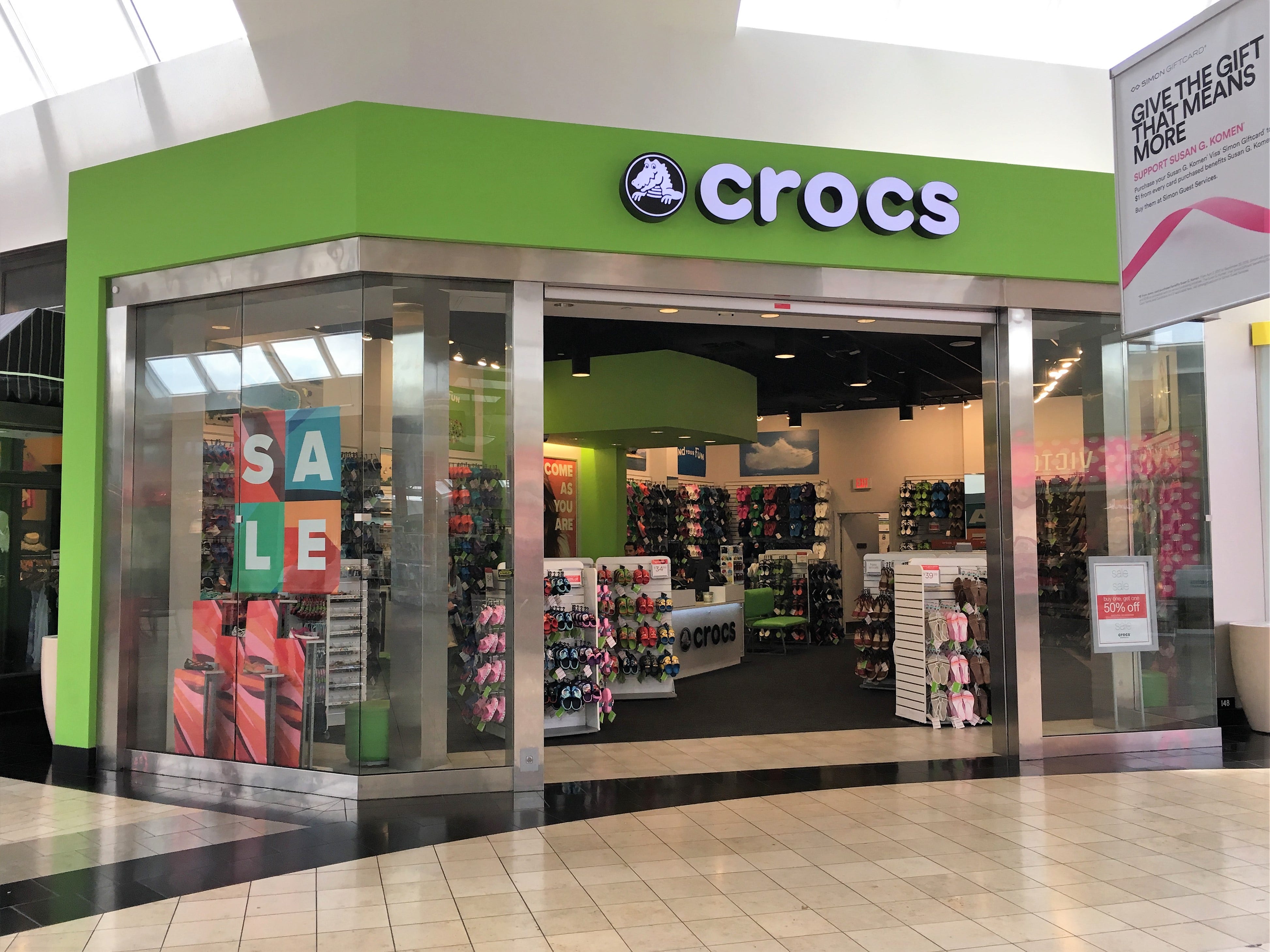 Crocs Raises FY22 Revenue Outlook; Sees 53% Growth
