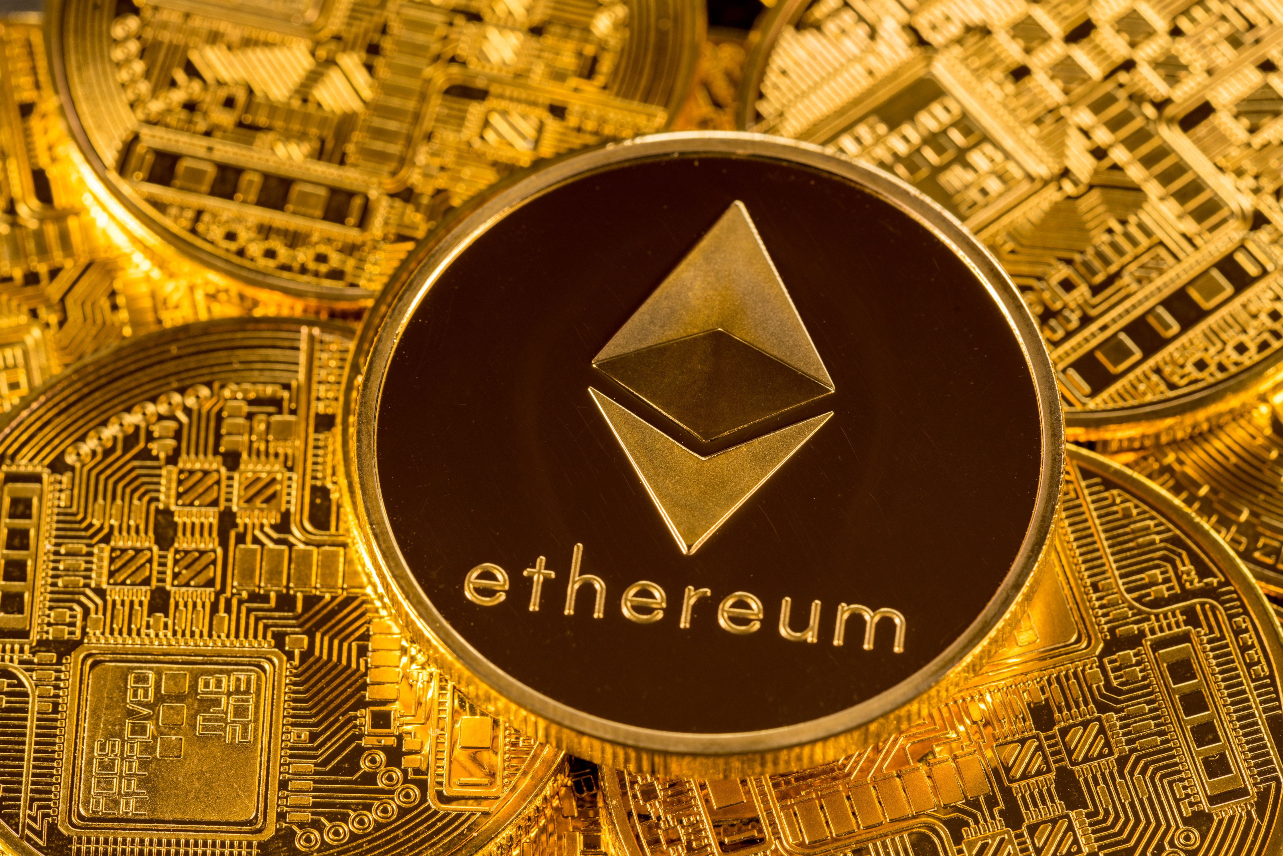 Ethereum Remains Above This Key Level; Aptos Emerges As Top Gainer -  Bitcoin (BTC/USD), Chiliz (CHZ/USD) - Benzinga