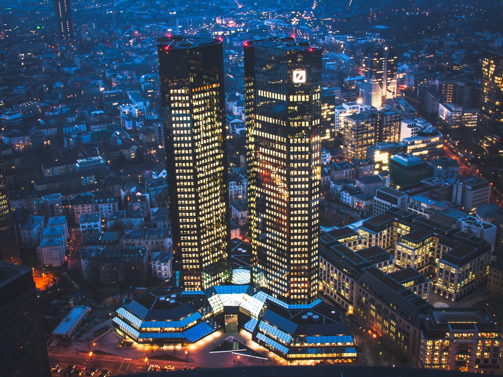 European Bank Trouble: Deutsche Bank Stock Under Pressure Due To Higher Costs Of Default Insurance