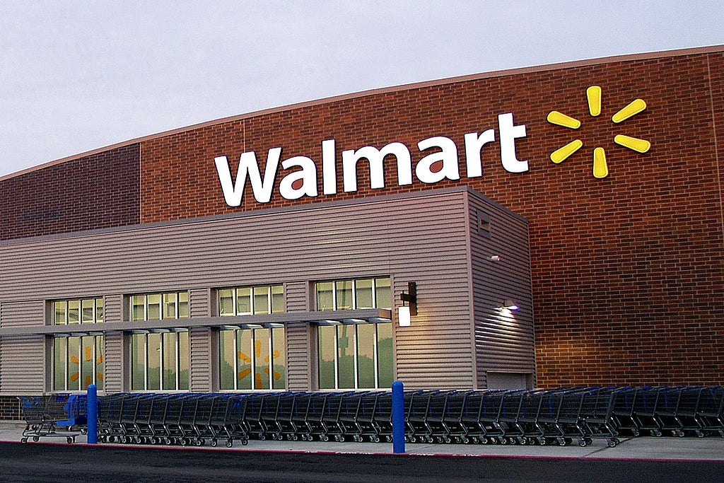 Walmart earnings top Q2 estimates, sees significant e-commerce growth 