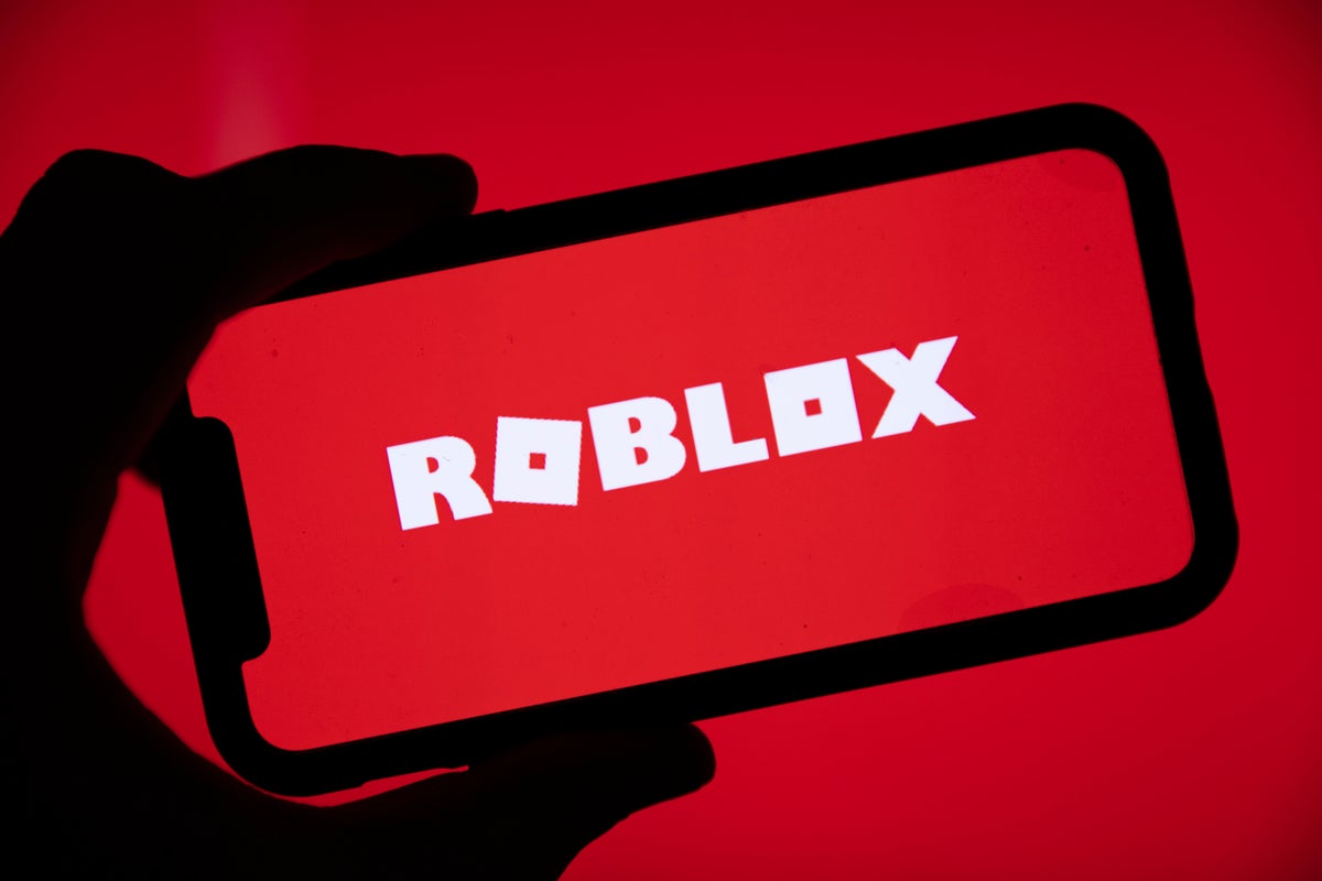 Roblox Stock Surges 20% On Strong Q3 Earnings; Is RBLX Stock A Buy