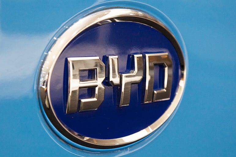 Chinese EV Maker BYD Teams Up With Cox Automotive for 24/7 Service, Support In The US – BYD (OTC:BYDDY)