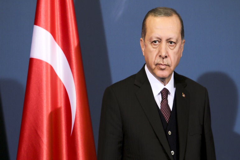 ABD büyükelçisi muhalefet cumhurbaşkanı adayıyla görüştükten sonra Türk lider Erdoğan ‘Amerika’ya bir ders vermeli’ dedi