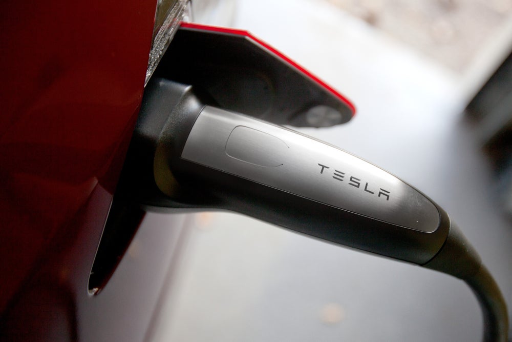 Re: [分享] 馬斯克籲豐田採用 Tesla 充電標準    轉