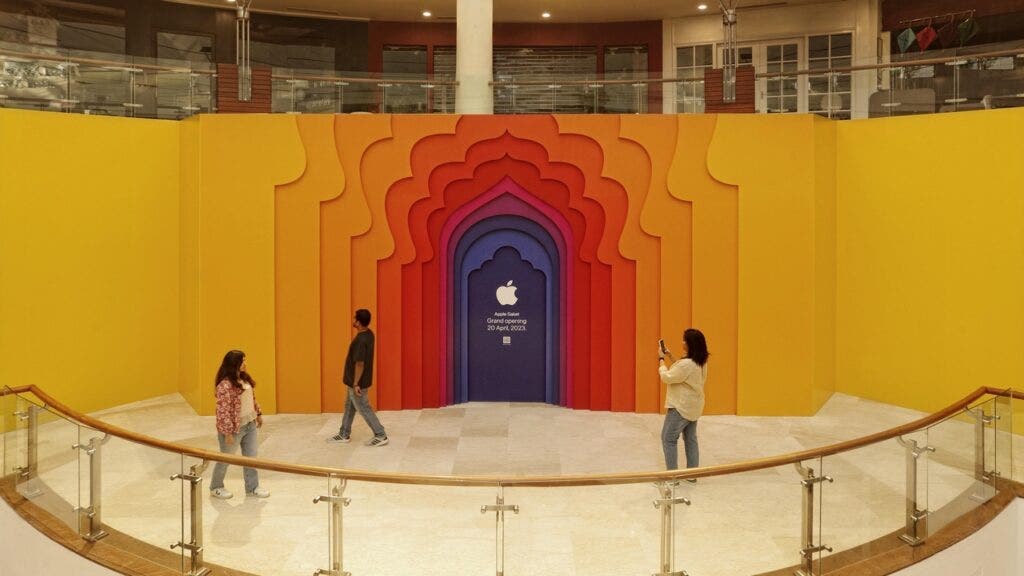 Apple Wants No Part Of The Mumbai-Delhi Rivalry As It Gears To Open 2nd Store On April 20