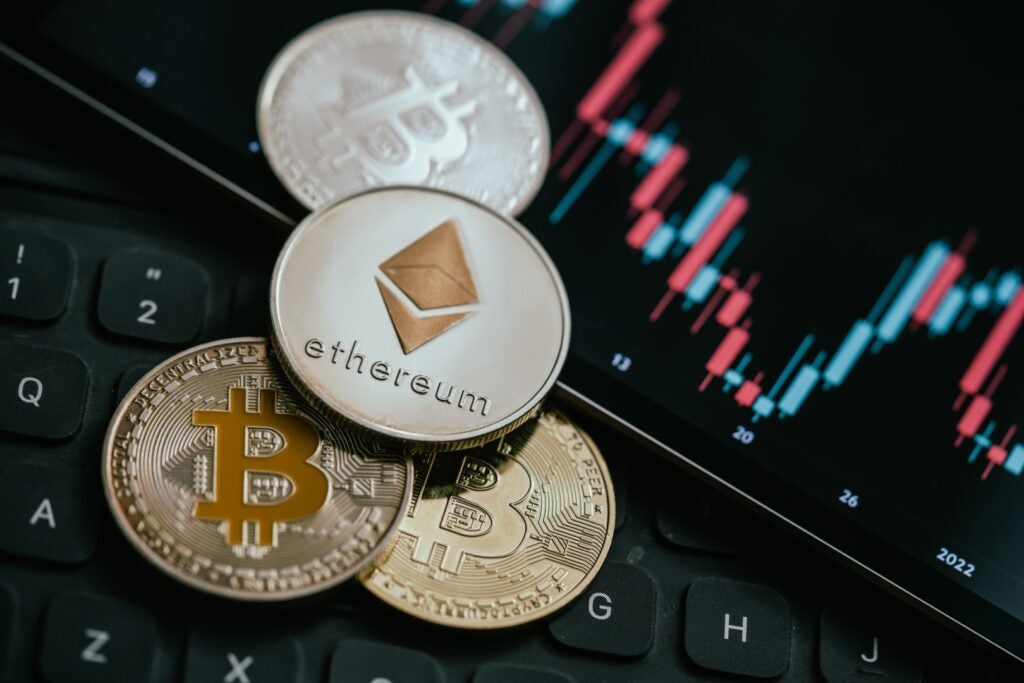 Ethereum Falls Below $3,000; Pendle Becomes Top Loser
