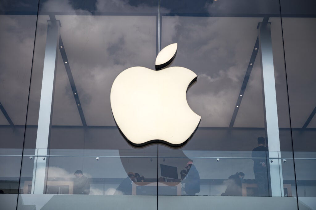 Apple Stock Chart Suggests Investors Arent Buying The Fear: iPhone, AI Expectations In Focus For Q2 - Apple ( NASDAQ: AAPL ) 