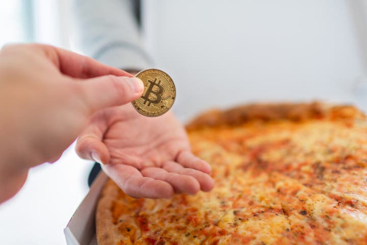 It's Bitcoin Pizza Day: The Story Behind $700 Million In BTC Spent on One Dinner