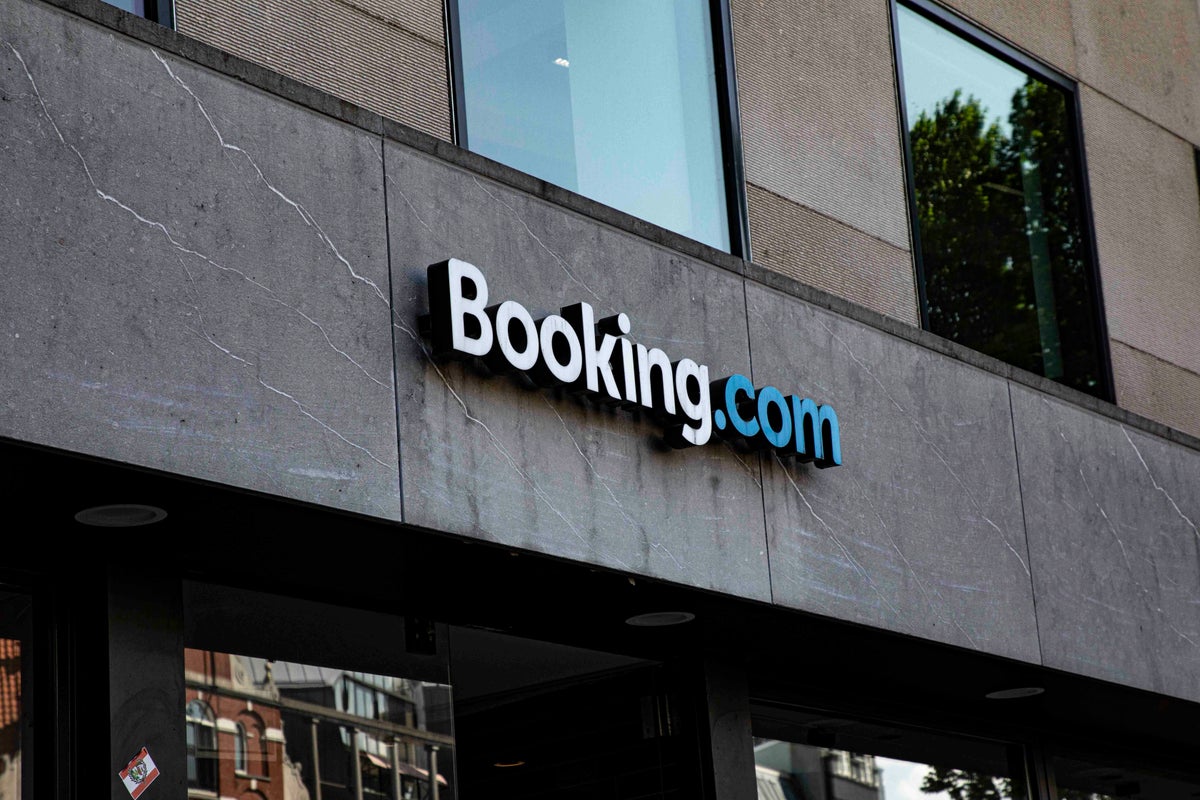 Booking Holdings Is Considered a Good Investment by Brokers: Is That True?