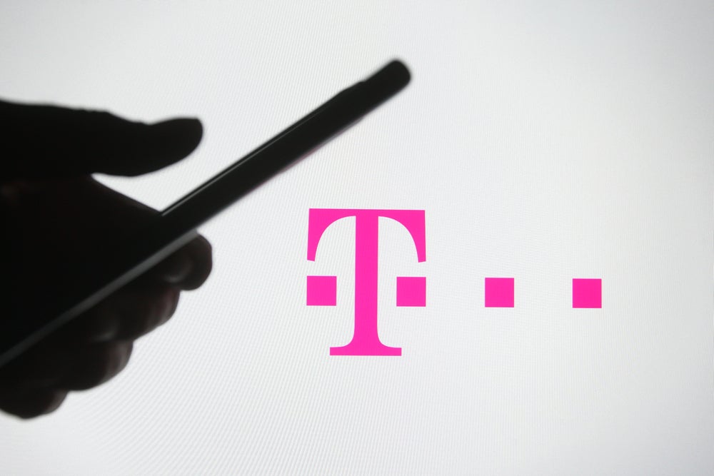 T-Mobile Reports Strong Q3 Results: Service Revenues Grew 5% YOY, FCF ...