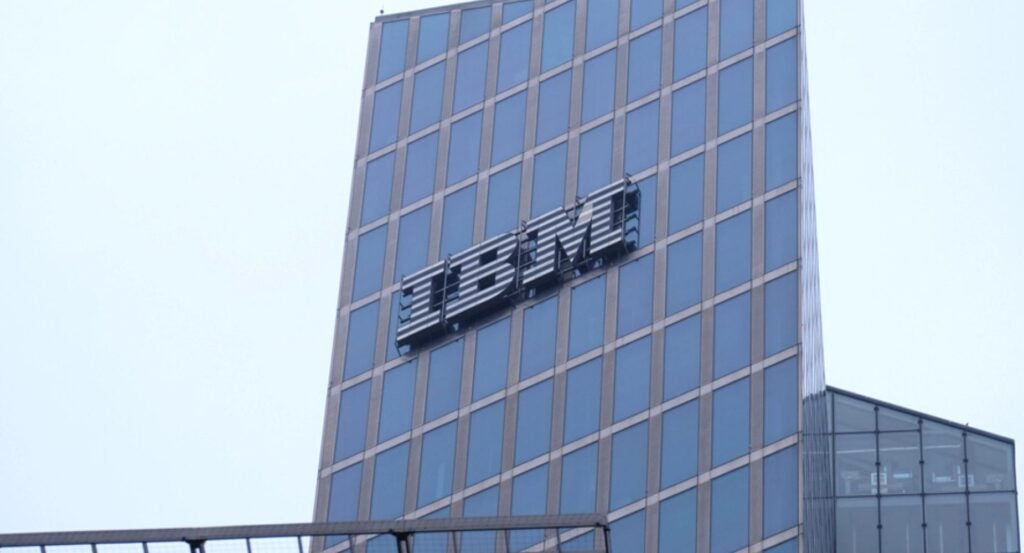 3 News Article Image How To Earn $500 A Month From IBM Stock Ahead Of Q3 Earnings - IBM  ( NYSE:IBM ) 