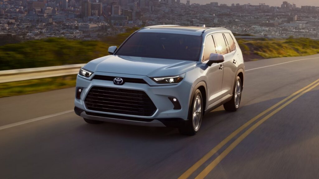 Toyota's Global Sales Drop For 4th Straight Month In September As US ...