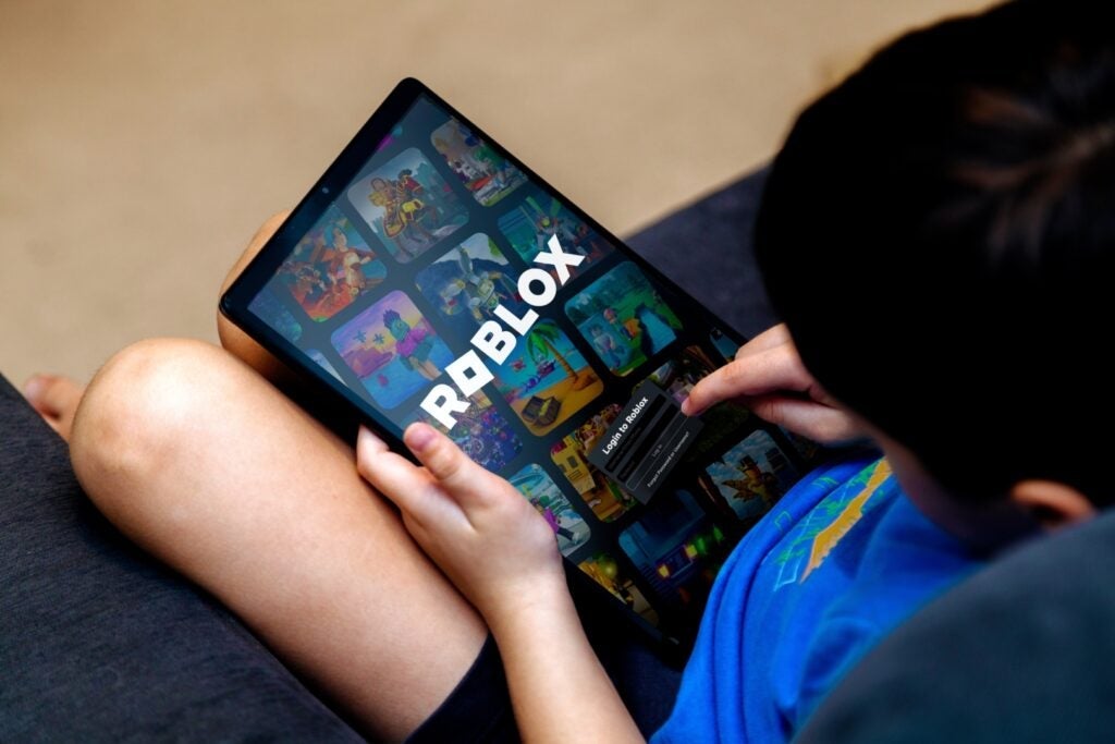 0 News Article Image Roblox Q3 Earnings: Bookings Jump 34%, User Base Hits 89 Million, Raises Annual Outlook - Roblox  ( NYSE:RBLX ) 