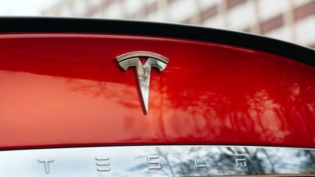 0 News Article Image Tesla Owners Who Don't Like Musk Are Letting Bumper Stickers Do The Talking - Tesla  ( NASDAQ:TSLA ) 