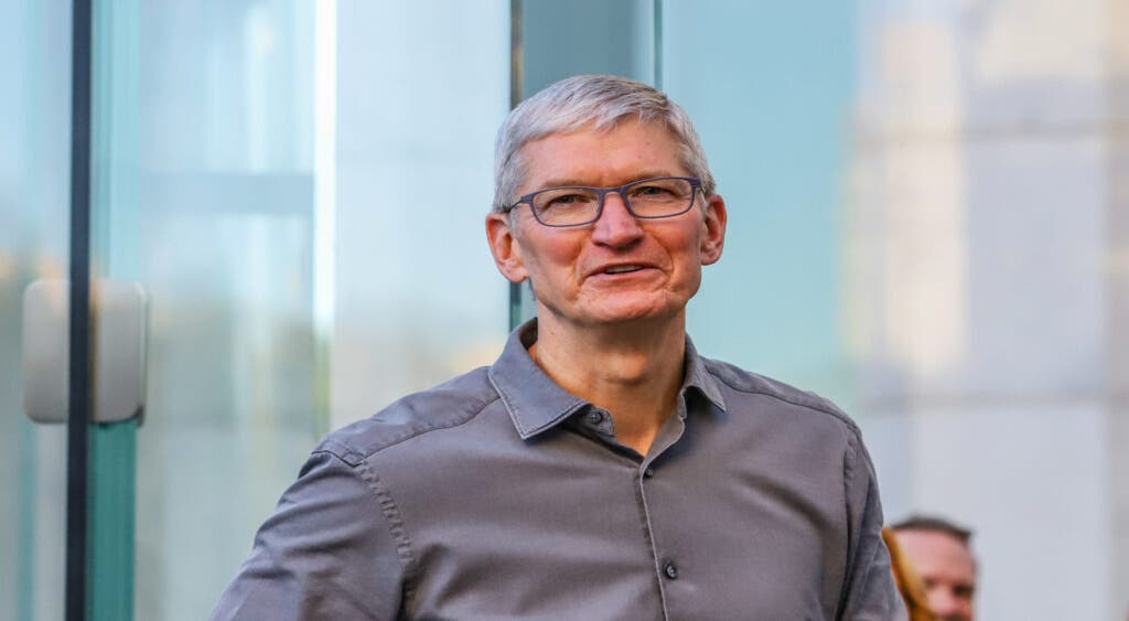 Why Is Tim Cook Cashing Out? Apple CEOs $33M Stock Sale Fuels Speculation