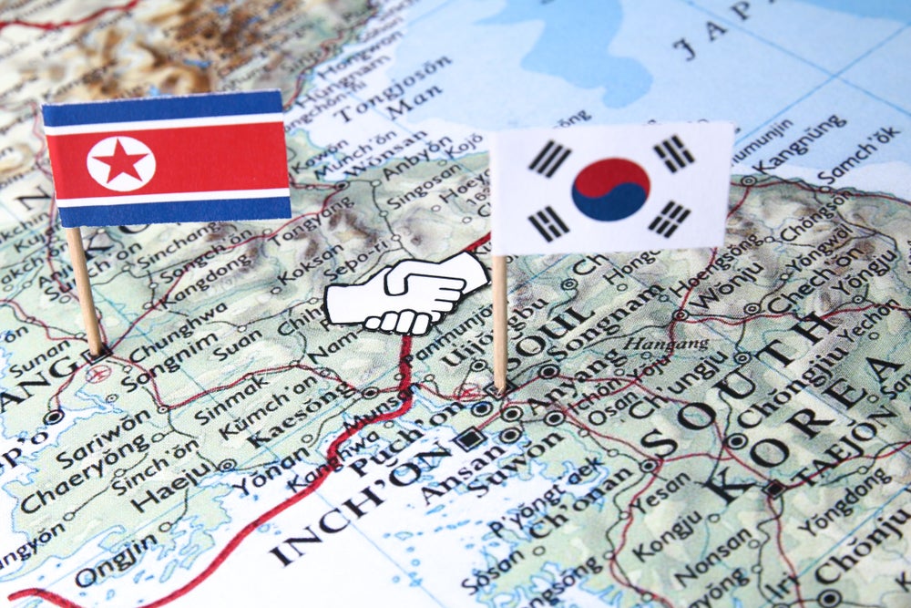 북한이 남한과의 경제협력을 전면 중단했다.