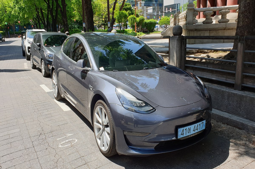 Tesla Model 3 Highland risks stop-delivery notice over compliance rule