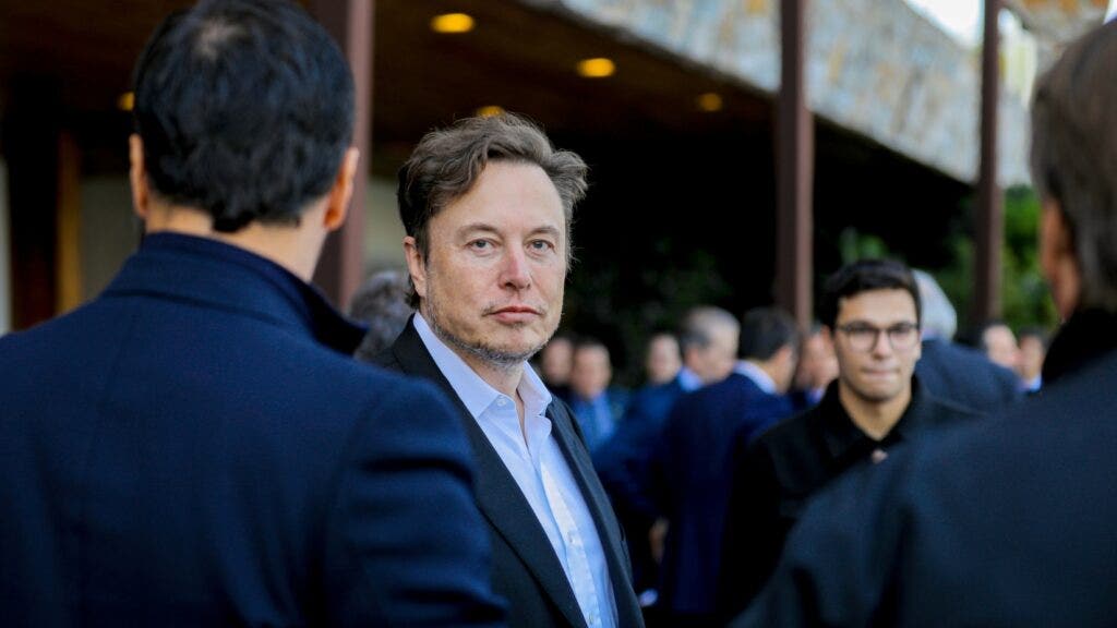 Elon Musk says 'many Americans still have no idea' of White House influence on social media as Supreme Court prepares for case