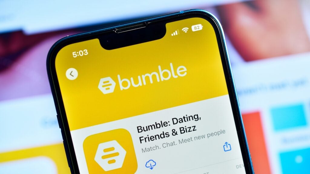 1 News Article Image Las acciones de Bumble caen un 45% en 2024: la salida del director financiero, la competencia y la desaceleración del crecimiento de la industria llevan a un analista a rebajar la calificación de la acción - Bumble