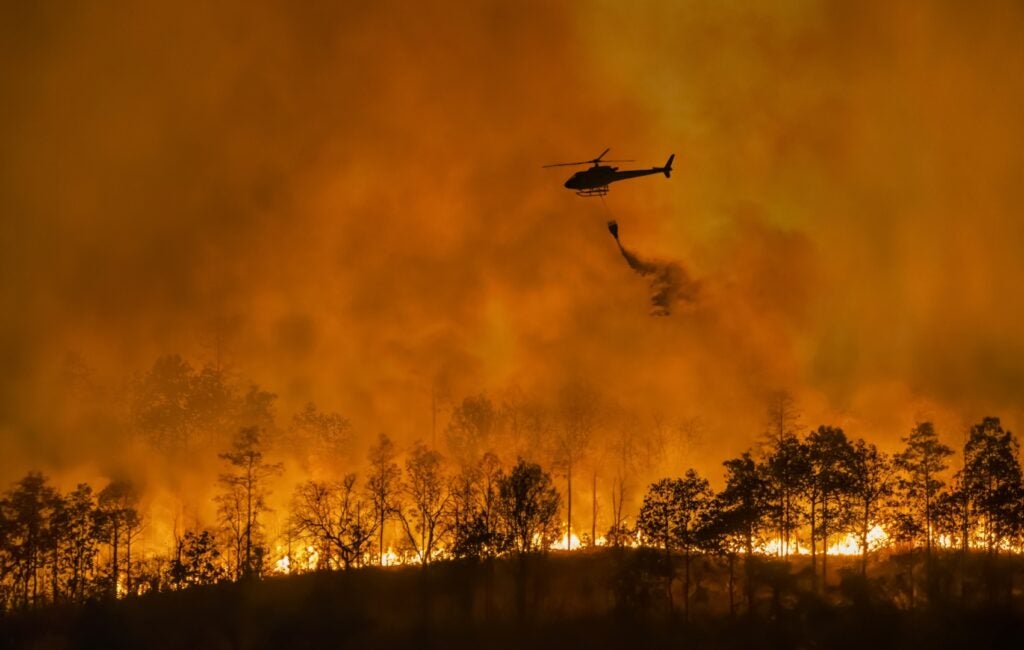 0 News Article Image Les vents de Santa Ana reviennent alors que les estimations des dommages des incendies de Los Angeles s'élèvent à au moins 250 milliards de dollars, les autorités des incendies enquêtent sur les lignes électriques tombées - Edison Intl