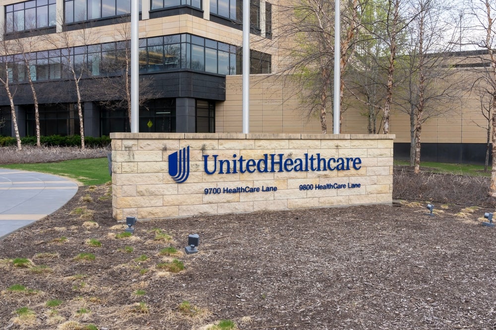 1 News Article Image UnitedHealth Q4 Earnings: Revenue Falls Short, Medical Ratio Rises To 85.5%, Stock Falls - UnitedHealth Group  ( NYSE:UNH ) 