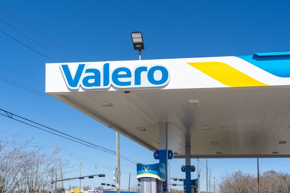 1 News Article Image Valero Energy übertrifft im vierten Quartal die Erwartungen trotz Raffinerieproblemen: Details - Valero Energy