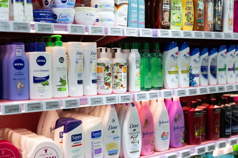 0 News Article Image Le géant de la consommation Unilever met en garde sur un démarrage plus lent en 2025, la scission de la division crème glacée avance avec l'incorporation à Amsterdam - Unilever