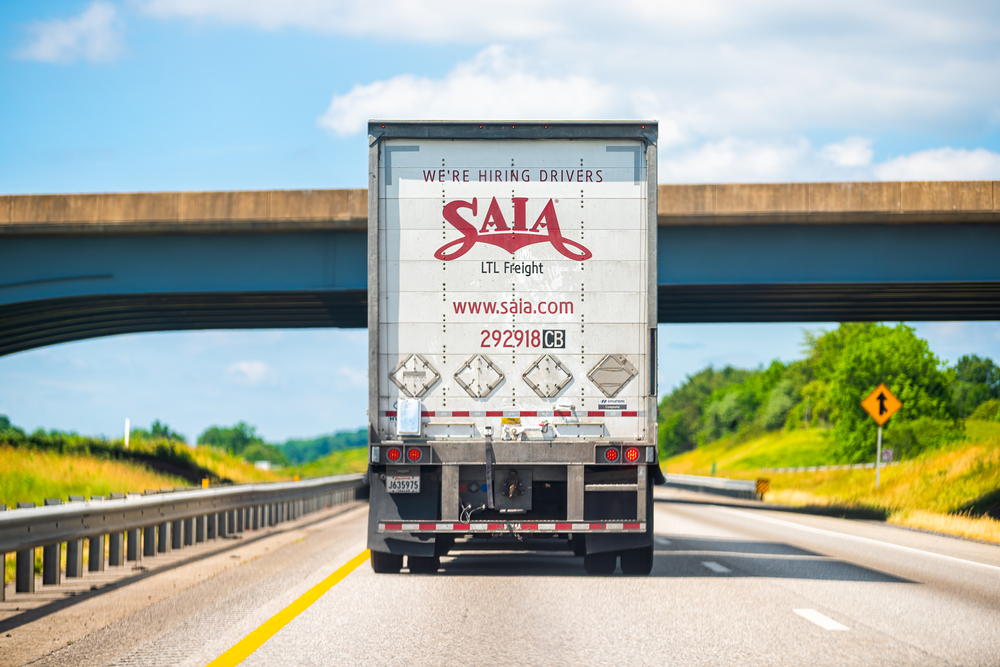 Saia's Q1 'Shocked Even The Bears': Analyst Slashes Price Target, Compares Fundamentals With Peers