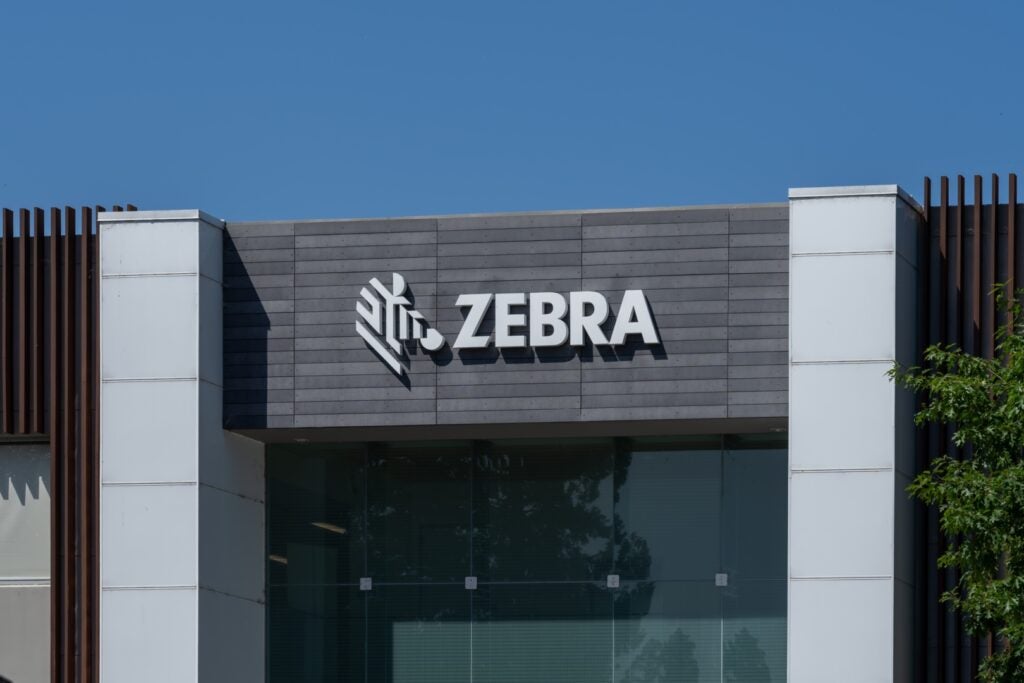 0 News Article Image Zebrabestand steigt aufgrund hoher Einzelhandelsnachfrage, Verkaufsschub treibt starkes Quartal an, aber Zölle trüben Jahresausblick - Zebra Technologies