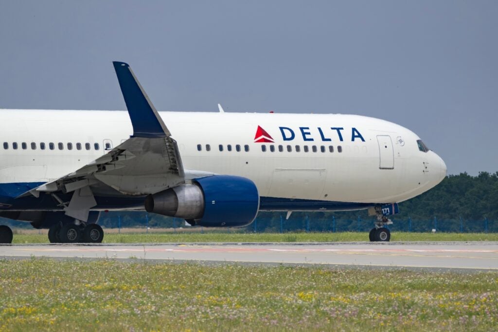 0 News Article Image Delta Air Lines  ( DAL )  Shares Fall As Travel Demand Outlook Weakens: What's Going On? - Delta Air Lines  ( NYSE:DAL ) 