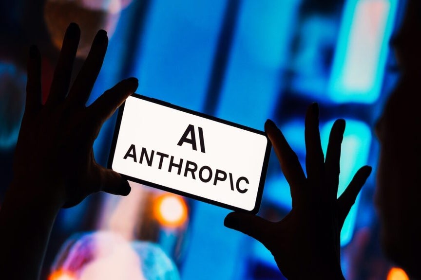 Jeff Bezos‑Backed Anthropic Co‑Founder Says DeepSeek Hype Is 'Overblown,' Says R1 Trails US Labs By 'Six To Eight Months' - Benzinga (Picture 1)
