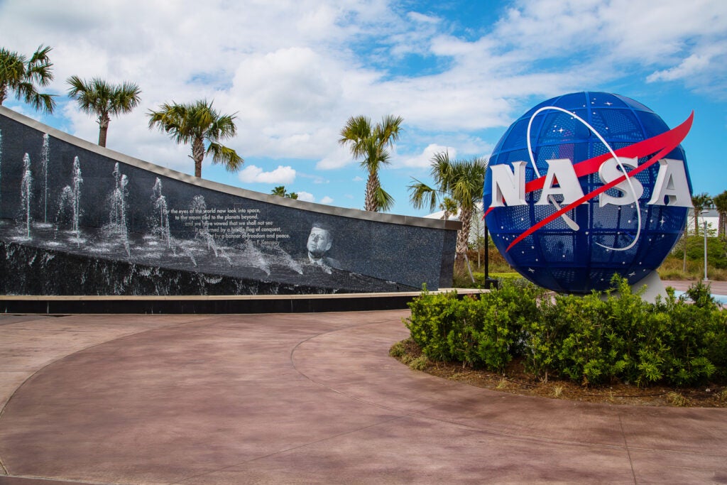 NASA Prepares For $6 Billion Budget Cut Amid Shift Towards Elon Musk's Mars-Focused Initiatives - Benzinga (Picture 1)