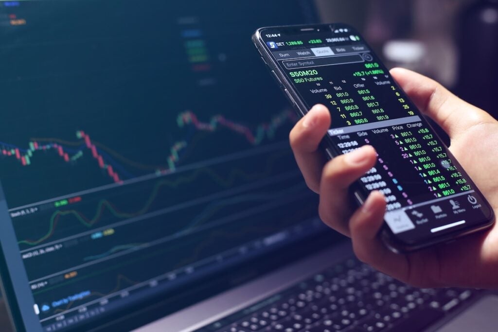 0 News Article Image Fox, NRG Energy y 3 acciones para vigilar de cara al lunes - DaVita