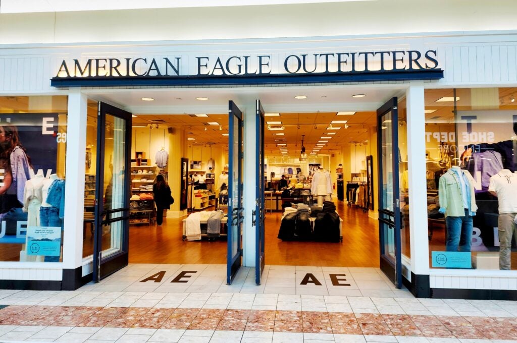 3 News Article Image These Analysts Slash Their Forecasts On American Eagle Outfitters - American Eagle Outfitters  ( NYSE:AEO ) 