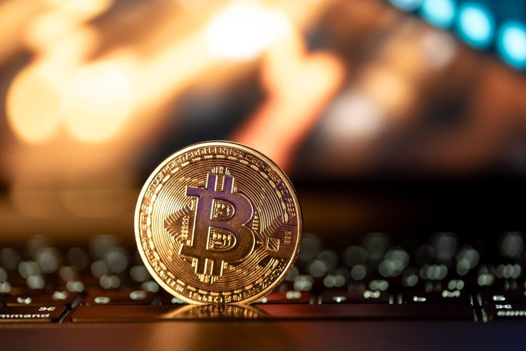 4 News Article Image Bitcoin, Ethereum, Dogecoin se mantienen estables mientras que XRP baja — 'Condiciones difíciles, manténganse firmes', dice el trader